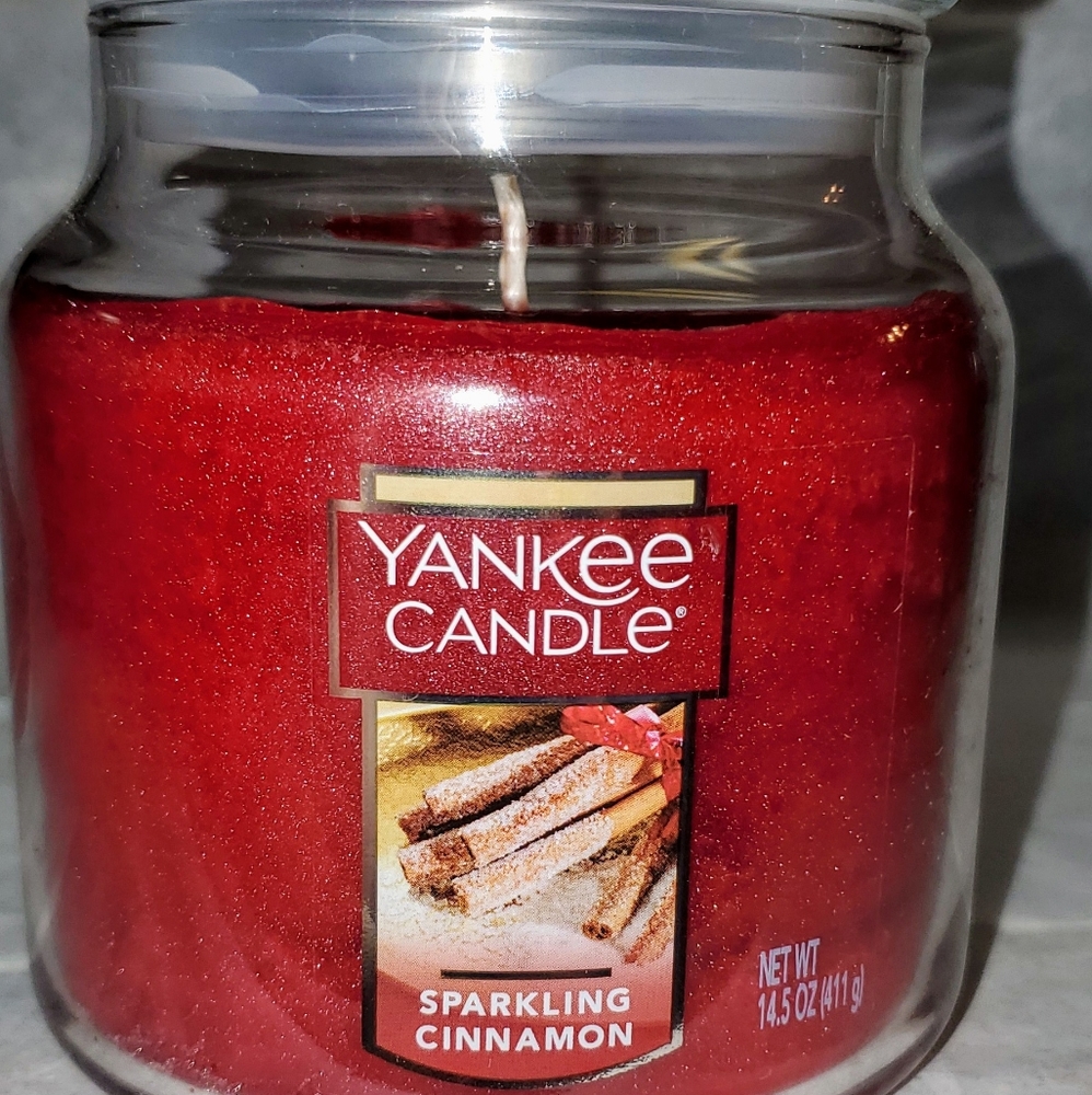 🕯️ Yankee Candle 'Sparkling Cinnamon' 🕯️